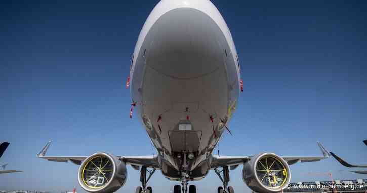 Passagiere sitzen bei Hitze in Flugzeug fest: Ermittlungen
