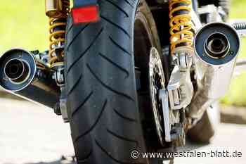 Ohne Führerschein auf Motorrad: Mann (31) bei Unfall in Warburg verletzt