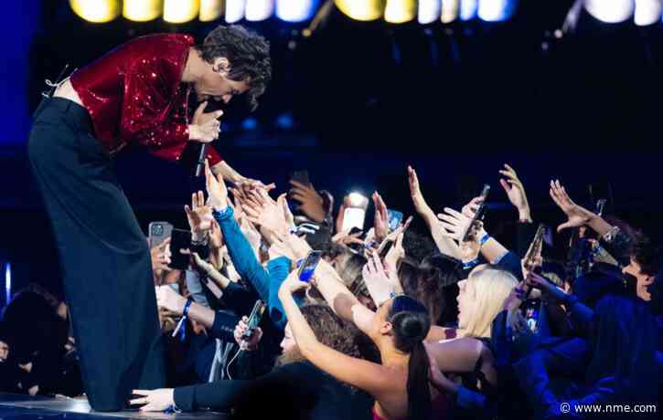Watch Harry Styles deliver emotional speech on the final night of his world tour