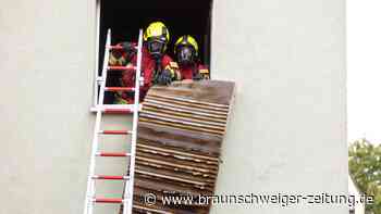 Feuerwehr Salzgitter-Lebenstedt zu Wohnungsbrand alarmiert