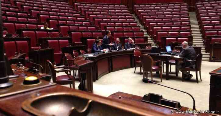 Salario minimo, la proposta di Fdi: “Non votiamo la soppressione ma rinviamo”. Pd e M5s: “Si discuta subito”