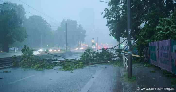 Nach Unwetter: Berlins Feuerwehr im Ausnahmezustand