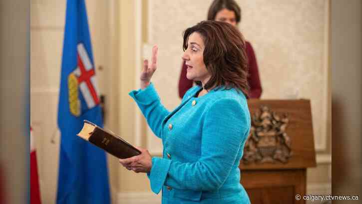 Alberta government checking medical clinic offering faster physician access for a fee