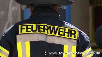 Feuer in Doppelgarage: Zerstörte Fahrzeuge und hoher Sachschaden bei Brand in Bad Wildbad