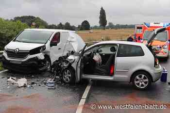 Schwerer Unfall an den A30-Auffahrten in Bünde: drei Verletzte