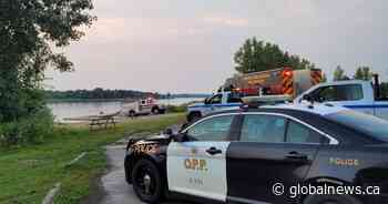 Small plane crashes on lake north of Guelph