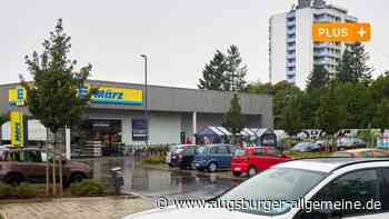 Bluttat vor Supermarkt im Bärenkeller: Personal hilft dem verletzten Opfer