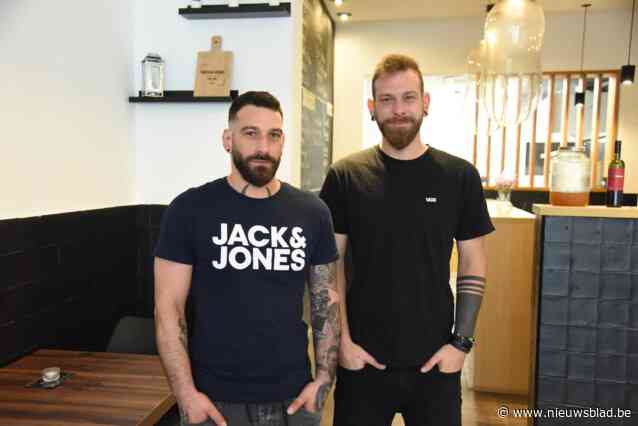 Kroatische broers Kreso (30) en Domagoj (34) openen eetgelegenheid: “We hopen dat onze cevapi ook hier ingeburgerd geraakt”