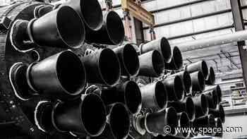 SpaceX Falcon Heavy shows off its 27 engines ahead of July 26 launch (photo)