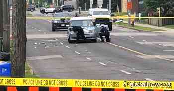 Pedestrian sent to hospital after hit by vehicle on Hamilton Mountain: police