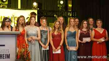 Abschlussfeier der Realschule Weilheim: „Sitzen und Schwitzen“ haben sich ausgezahlt