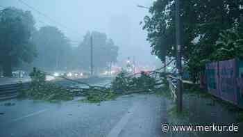 Über 350 Unwetter-Notrufe in Berlin: Tornado-Verdacht in Brandenburg – Videos zeigen Ausmaß