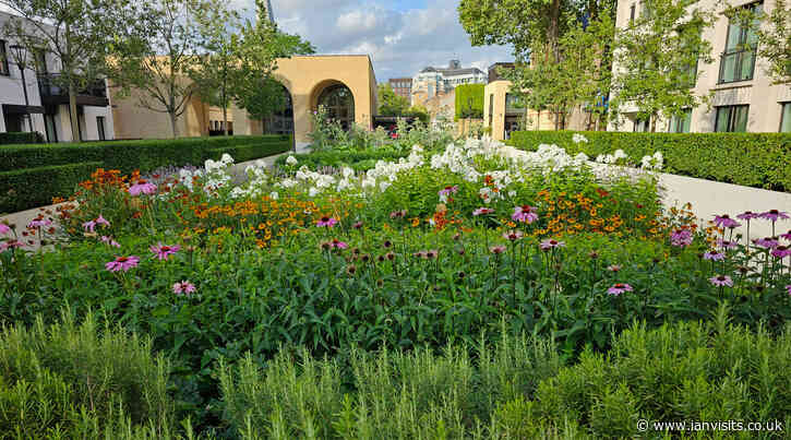 London’s Pocket Parks: Mulberry Square, SW1