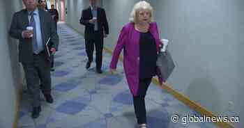 Surrey mayor meets minister for 1st time since order to switch to municipal police