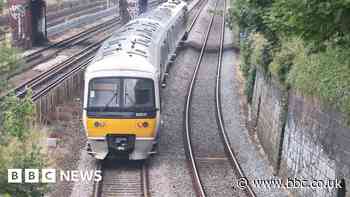 Train firm halves Oxford to London services after fuel system fault