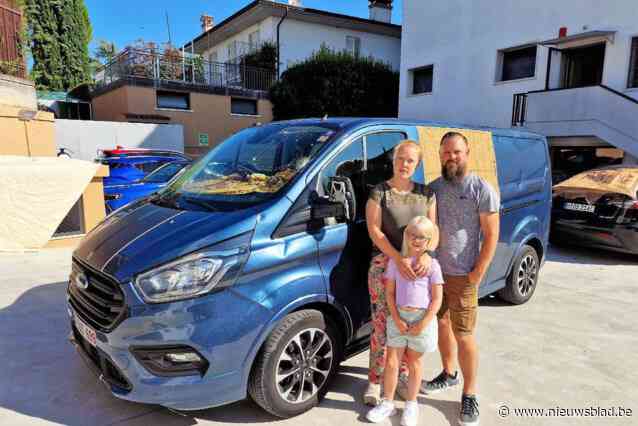 “Dikke hagelbollen vielen met pakken uit de lucht”: Stijn en Sandy keren van Italië terug met zwaar toegetakelde wagen door stormweer
