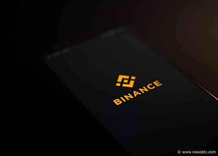 Binance Rolls Out Zero-Fee Stablecoin But Hits Pause Soon After: Here’s Why