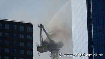 Kran in New York bricht nach Feuer teilweise zusammen