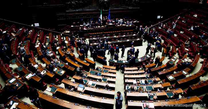 Maternità surrogata, via libera della Camera alla legge sul reato universale. Il testo passa al Senato