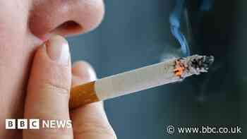 Hundreds of hospital patients quit smoking in NHS plan