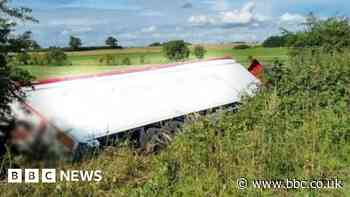 M180 closure to recover overturned lorry near Scunthorpe