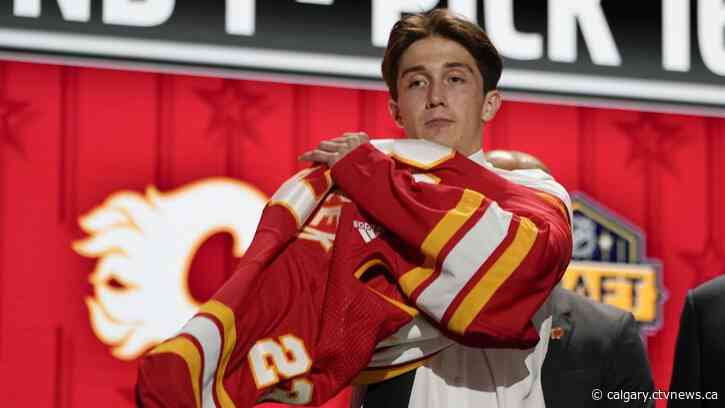 Calgary Flames sign first-round draft pick Samuel Honzek to entry-level contract