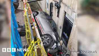 Man who wedged car outside Bath hotel gets driving ban