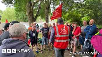 South Glos bin workers using food banks, union says