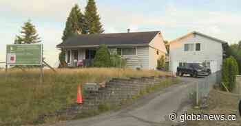 Surrey fire sends two people to hospital: officials