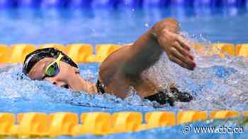 Summer McIntosh wins gold, repeats as world champ in 200m butterfly