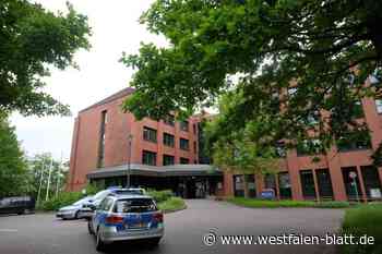Herforder zünden Böller vor Polizeiwache