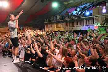 Mehr als 1000 Besucher feiern mit Julian Sommer Mallorca-Party in der Almhütte
