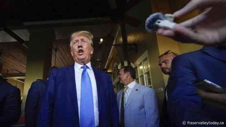 Trump lawyers meeting with prosecutors as potential new federal indictment looms, AP source says