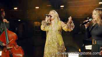 Kelly Clarkson Performs Stripped Back Rendition of ‘Mine’ Live at the Belasco Theater