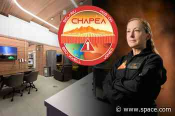 Life on 'Mars:' Commander of NASA's 1st yearlong analog comments on 1st month, food and stars