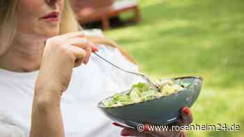 Geschwollene Beine im Sommer? Diese 7 Tipps helfen