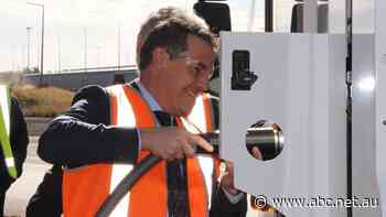 Australia's first commercial hydrogen refuelling station for trucks opens at Port Kembla