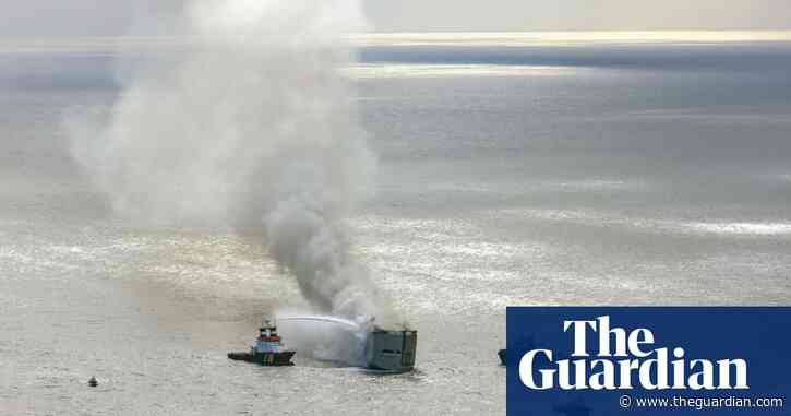 Cargo ship carrying 3,000 vehicles continues to burn off Dutch coast – video