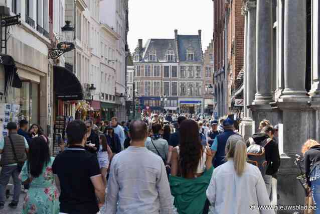 Juli was topmaand qua toeristen in ‘overspoelde stad’ Brugge: “De buitenlandse bezoekers zijn terug van weggeweest”