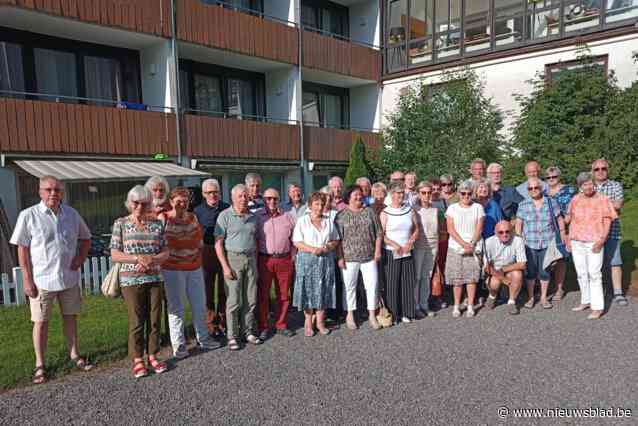 Ze zien elkaar al zo vaak, en toch willen deze buren elk jaar samen op vakantie: “Na achttien keer zijn we elkaar nog niet beu”