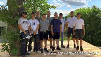 Burgschule Haiterbach: Berufsschüler verschönern fremden Pausenhof