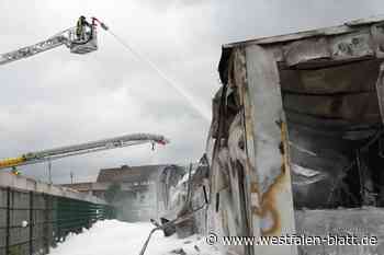 Nach Großbrand: Industriehalle in Salzkotten gelöscht