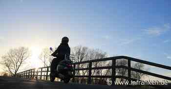 Rambach: Frontal gegen eisernes Brückengeländer geprallt - Mofafahrer schwer verletzt