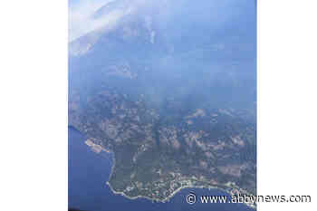 Lightning ignites new fire north of 2,000-hectare blaze near Chase