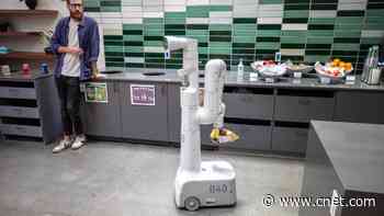 Google's New AI Tech Lets You Command Robots to Throw Away Your Trash     - CNET