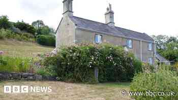 Bath cottage to be demolished for two modern houses