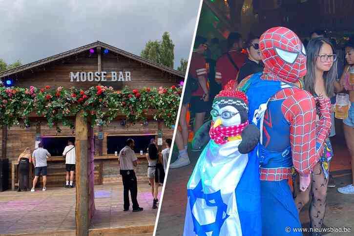 IN BEELD. Hemelsluizen gaan open tijdens tweede dag Tomorrowland, maar Moosebar biedt perfecte schuilplaats