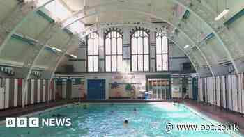 Astrophysicist to be part of musical swimming baths show