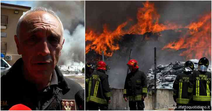 Incendio al centro di stoccaggio rifiuti di Ciampino, vigili del fuoco: “Si tratta di un intervento complesso, serve tempo per spegnere il rogo”