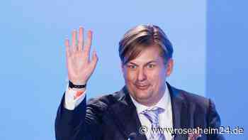 Einstecktuch und Seitenscheitel: AfD-Spitzenkandidat Krah